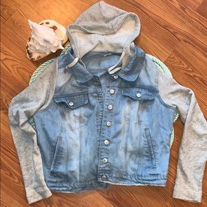 Maurices Hooded Jean Jacket Small